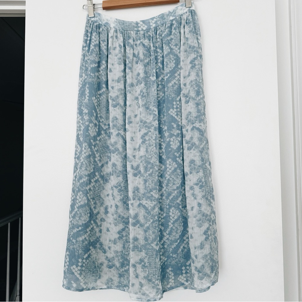 L’AGENCE • 100% Silk blue midi skirt